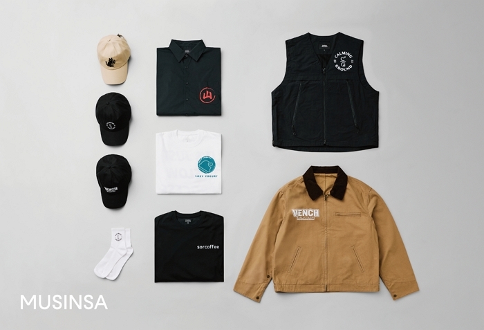 [무신사 사진자료] 무신사가 '한땀 프로젝트'를 통해 직접 제작하여 지원한 소상공인 워크웨어 제품들의 모습.jpg