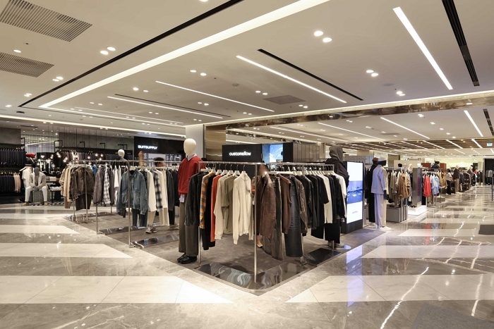 신세계백화점 강남점 남성패션 전경.jpg