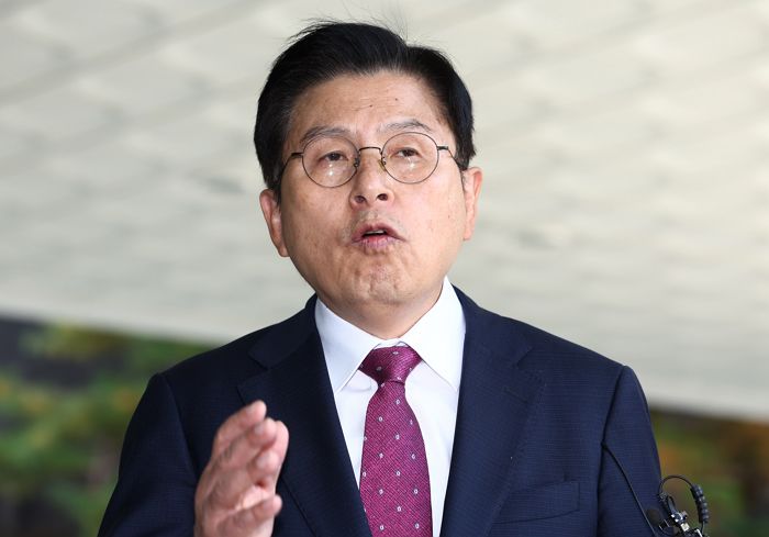 체포된 황교안 “미친개와 싸우고 있어... 내란 없었으니 내란죄도 없다”