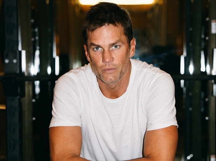 톰 브래디, 죽은 반려견 복제해 키운다 고백... “미리 채취한 혈액 사용”