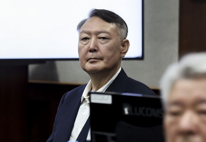 尹 “나는 끄떡없어... 무너진 법치 바로 세우는 게 제가 해야 할 투쟁”