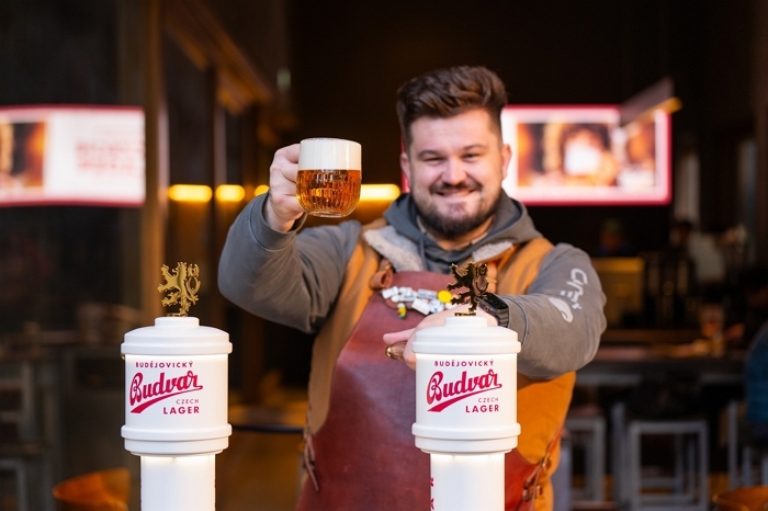체코에서 온 오리지널 라거 ‘부드바르’, 이 맥주 마시러 주말에 1700명 몰렸다