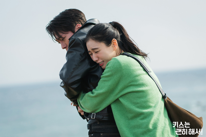 장기용·안은진, 강렬한 첫 키스로 시선 집중... ‘키스는 괜히 해서!’ 첫 방송 시청률 4.9%