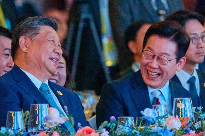 origin_미소짓는이재명대통령·시진핑국가주석.jpg