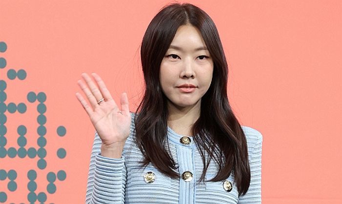 ‘86만 구독’ 한혜진, 해킹 피해 4일 만에 채널 복구 완료... “기다려준 구독자들 감사”