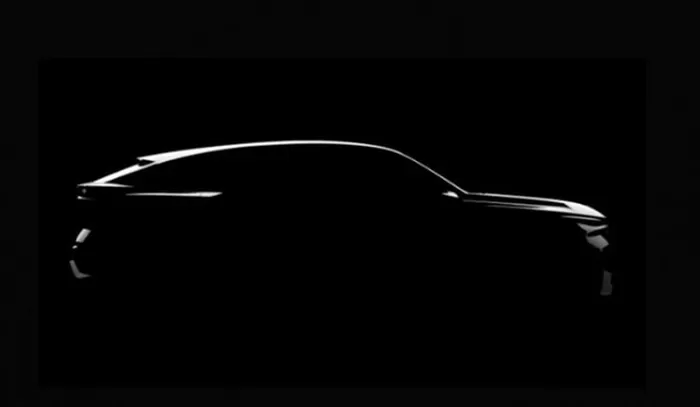 지난 2022년 루카 데 메오 르노그룹 회장 방한 시 공개된 오로라 프로젝트 실루엣. 사진=르노코리아 제공