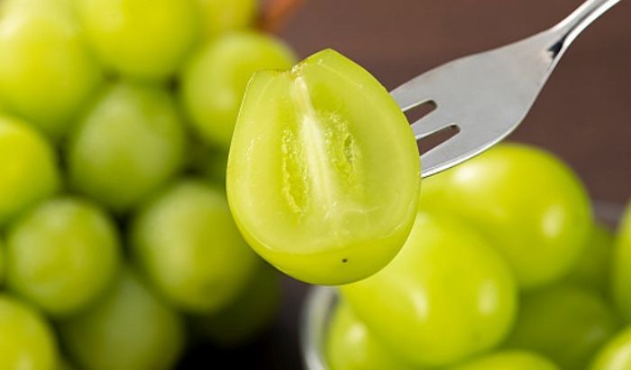 ‘과일계 에르메스’ 샤인머스캣, 5년 만에 3분의 1 가격으로 급락한 이유