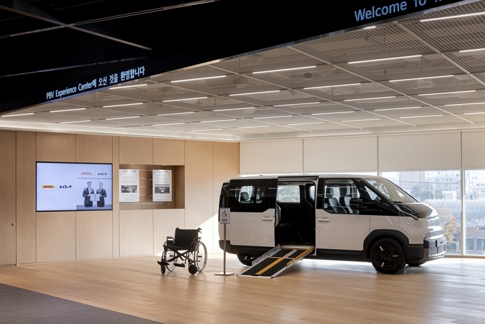 251117 (사진8) 기아, '인증중고차 센터 평택 직영점' 및 'PBV 익스피리언스 센터' 개소.jpg