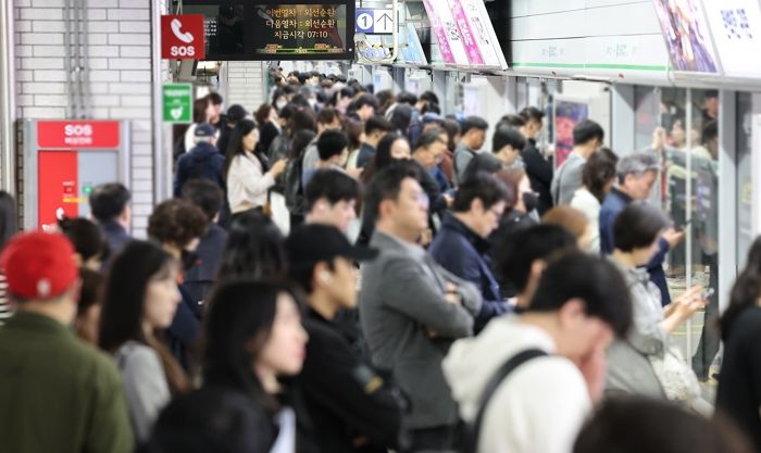“출퇴근하다가 하루 다 지나”... 한국 ‘통근시간’ 1시간 48분으로 세계 최장 기록