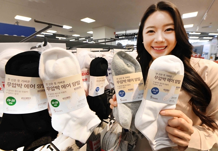 홈플러스 베이직 패션 아이템, 고물가 속 가성비템으로 ‘급부상’