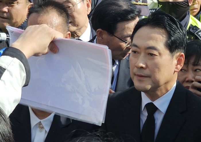 ‘장동혁 5·18묘지 참배’ 막은 시민들, 경찰 수사받는다