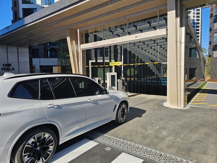 삼성물산, 업계 최초 ‘래미안 AI 주차장’ 도입... “차가 스스로 자리 찾는다”