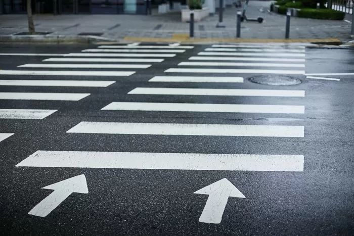 인천서 횡단보도 건너던 20대 여성, SUV에 치어 사망... 60대 운전자 입건