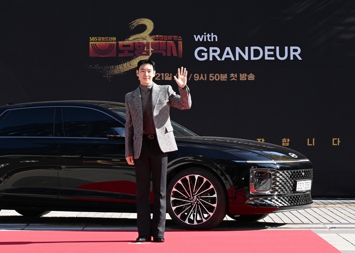 ‘모범택시3’ 속 김도기가 타는 차, 현대차 ‘그랜저’... 무지개운수 작전 차량은 스타리아