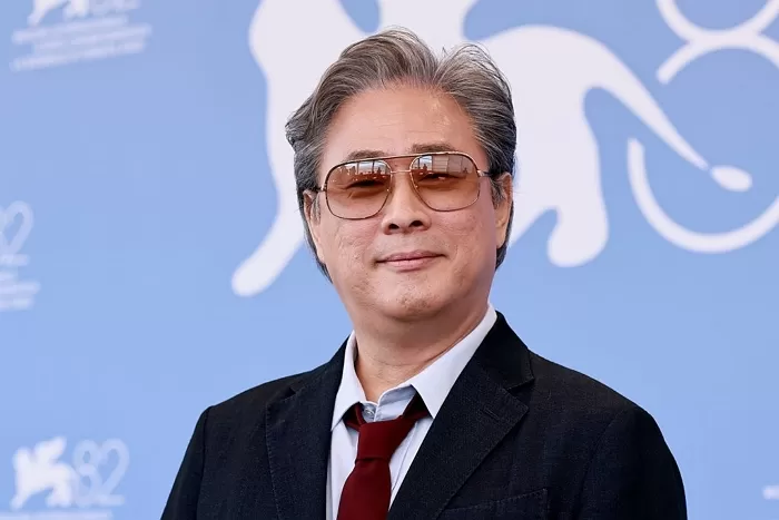 ‘어쩔수가없다’가 휩쓸었다... 청룡영화상 ‘최우수작품상·감독상’ 등 6관왕 석권