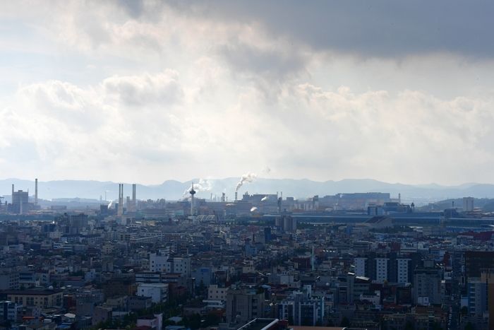 포스코 또 가스흡입 사고... “청소하던 직원 2명 심정지”