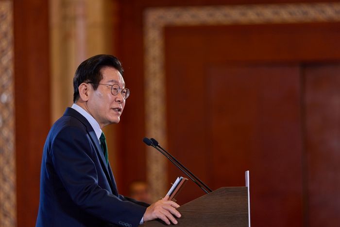 李 대통령 “남북 적대 끝... 한반도 비핵화 추진” 선언