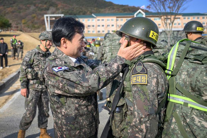 ‘민간인 출신’ 국방부장관이 강조한 ‘군인의 숙명과 임무’
