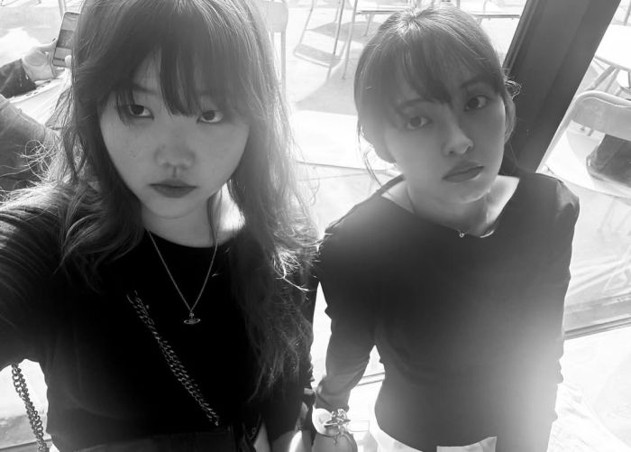 결혼 11개월 만에 이혼한 김보라, ‘절친’ 악뮤 이수현과 LA서 포착