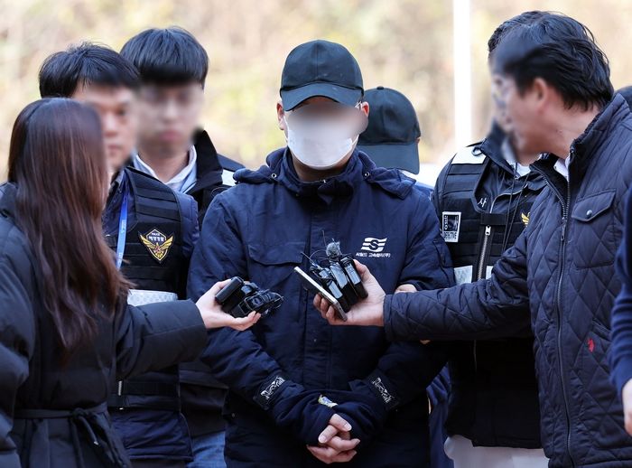 휴대폰 보다가 267명 태운 여객선 좌초 시킨 항해사 “놀라고 다친 분들께 죄송”