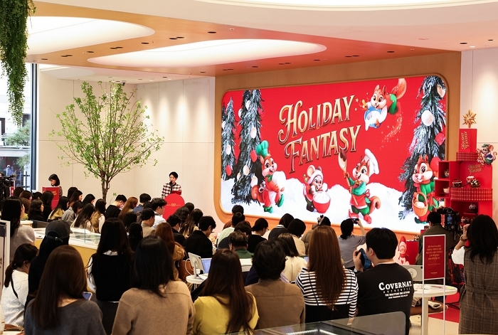 [이미지3] 보도자료 SPC 배스킨라빈스 2025 크리스마스 캠페인 홀리데이 판타지 공개.jpg