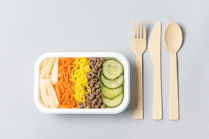 대한항공, 식물성 원료로 만든 ‘친환경 기내식 용기’ 도입한다