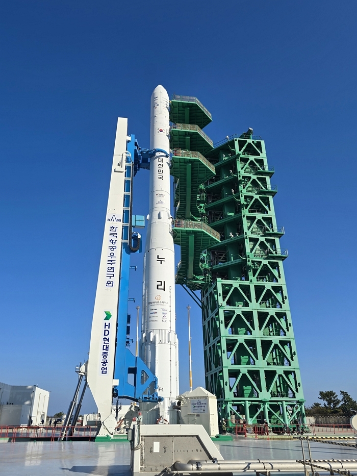 100% 국산 발사대... HD현대중공업, 누리호 4차 발사 ‘보이지 않는 주역’