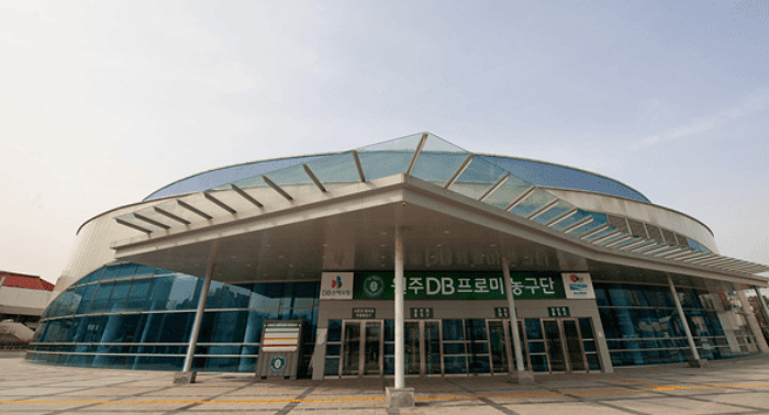 # 참고자료 2. 2026 LCK MSI 대표 선발전이 열리는 원주종합체육관 전경.png