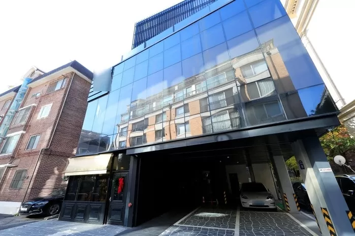 대장동 일당 5인 중 한 명인 남욱씨가 서울 강남구 청담동 건물 등에 대해 추징 보전을 풀어달라고 법원에 요청했다. 사진은 지난 18일 서울 강남구 청담동 건물 모습. /뉴스1