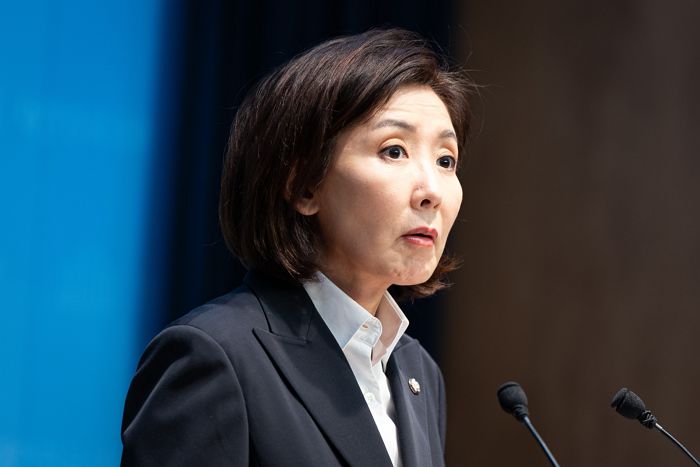 사법리스크 벗은 나경원, 검찰 항소 포기에도 “다시 판단받겠다” 항소