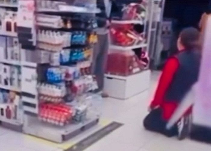 순천 다이소 매장 ‘무릎 사과’ 영상 확산... 다이소 본사가 밝힌 공식 입장