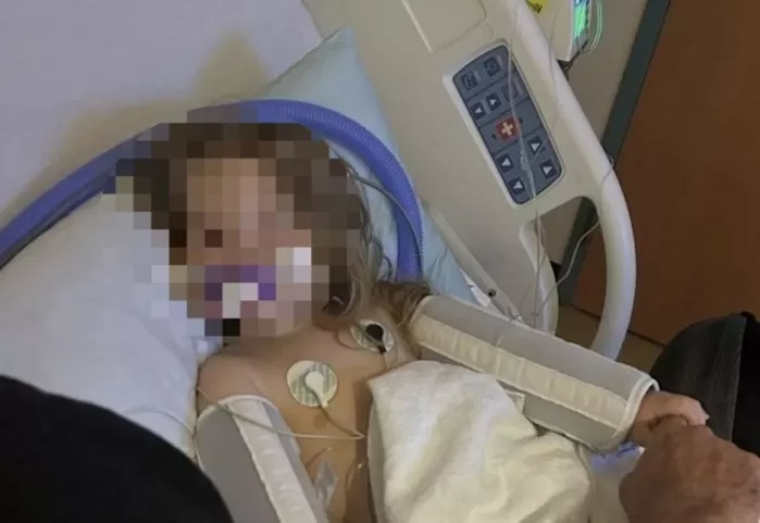 친척들 ‘뽀뽀 세례’ 받았다가 중환자실 입원하게 된 2살 여아