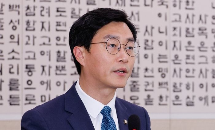 ‘성추행 의혹’ 장경태... “고소인·남친, 무고죄 고소·고발하겠다”