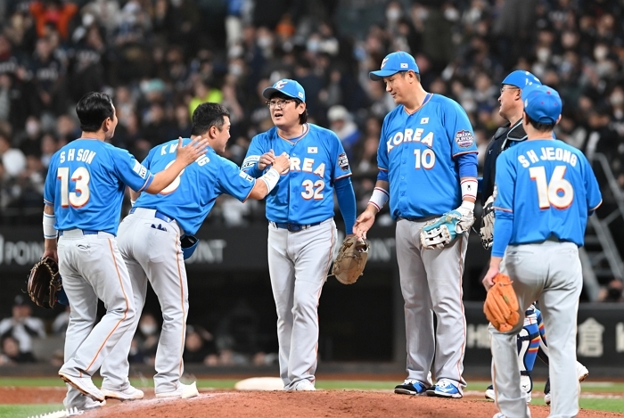 origin_승리의기쁨을나누는한국선수들.jpg