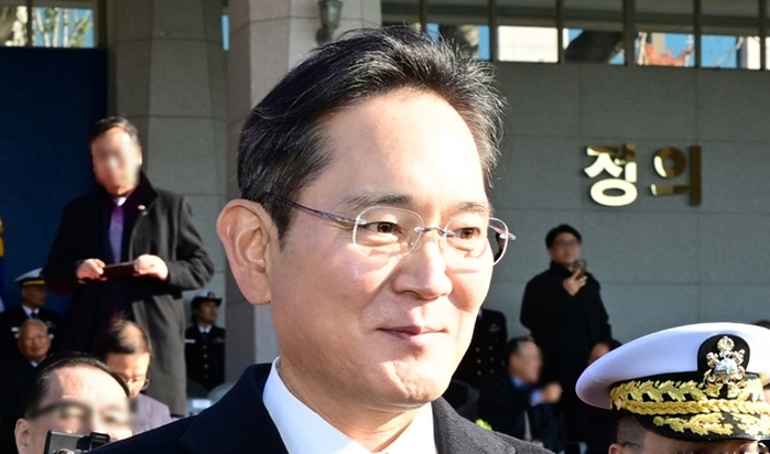 ‘환율폭등·물가폭탄’ 속... 삼성, 이웃돕기성금 500억원 전격 기부