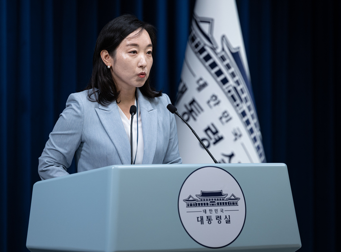 SNS 떠돈 가짜 ‘대통령 계정’... 대통령실 “명백한 범죄행위, 단호히 대응할 것”