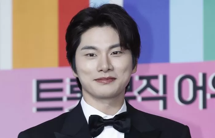 이이경 소속사, 사칭 주의 당부... “배우들 개인 연락·금전 요구 안 해”