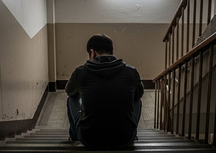 술 취해 집 못 찾아 아파트 지하계단서 자던 30대, 추위에 ‘불멍’하다 입건