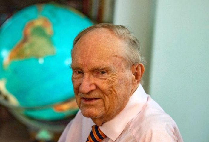 스위스 존엄사 단체 ‘디그니타스’ 창립자, 93세로 별세... “존엄사 택했다”