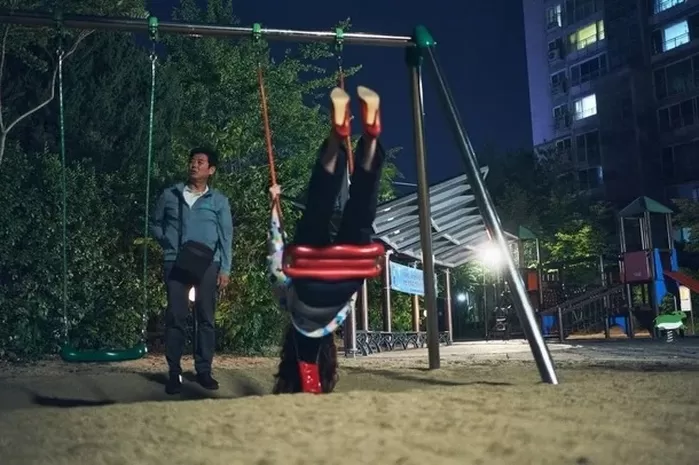 관객 45만도 못 넘었는데…넷플릭스 공개 후 역주행 중인 한국 영화