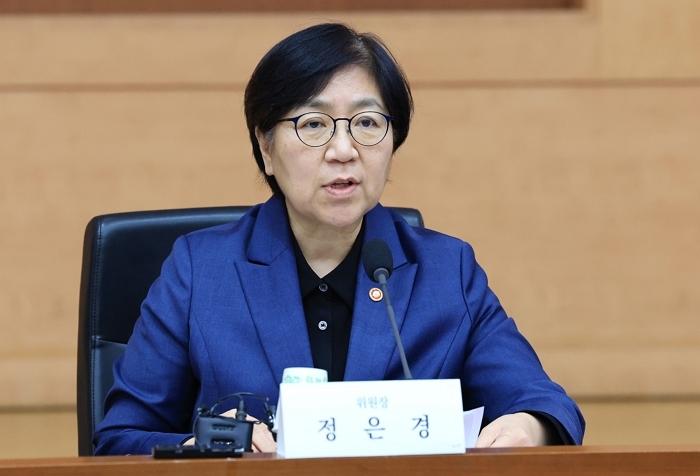 정부, 미용·성형 의료, 다른 직역에 ‘개방’ 검토... “법 위반 vs 거품 꺼지겠네”