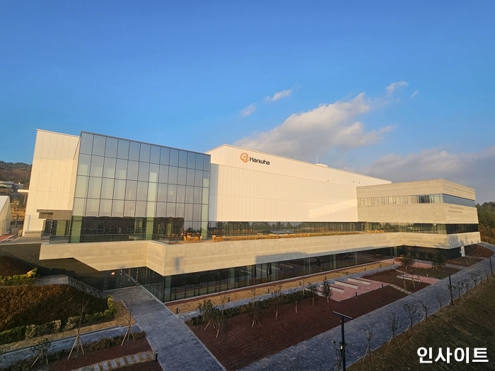 제주가 K-우주산업의 전진기지로... 한화시스템, 국내 첫 대규모 민간 위성 제조기지 가동