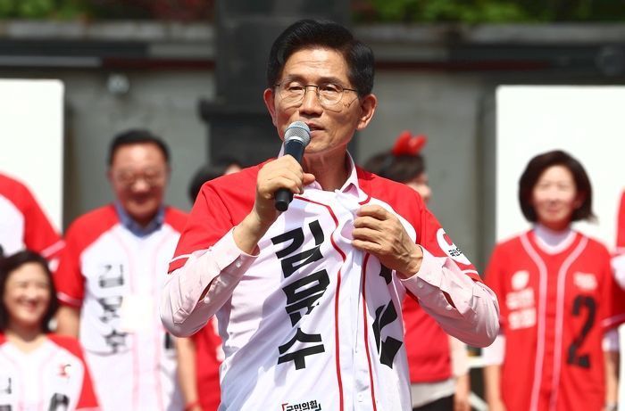 이재명에 대선 패배한 김문수, 검찰에 전격 기소됐다