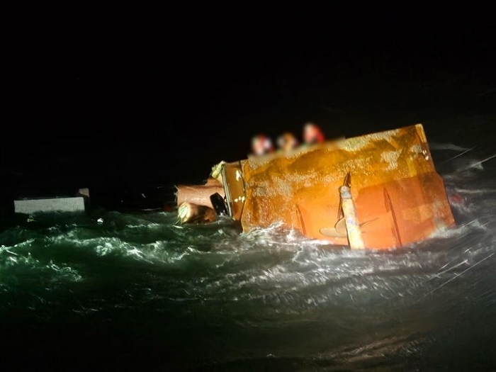 태안 천리포 해상서 어선 전복... 1명 사망·2명 실종