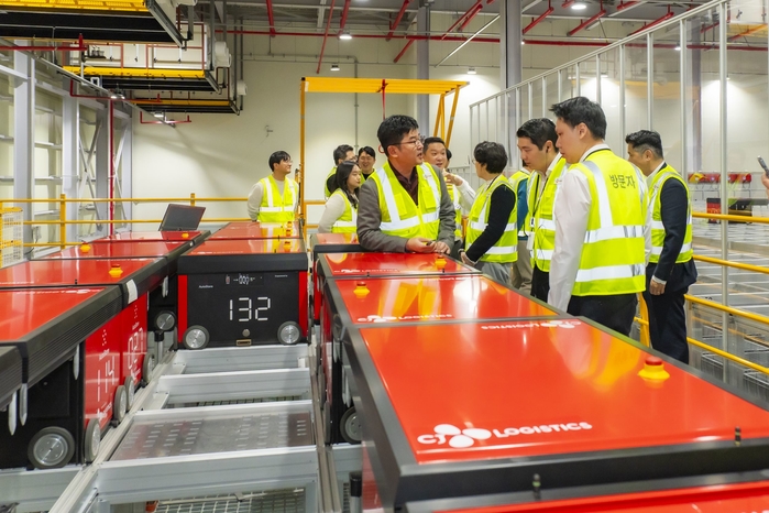 [참고사진2] 오토스토어 참관 모습.jpg