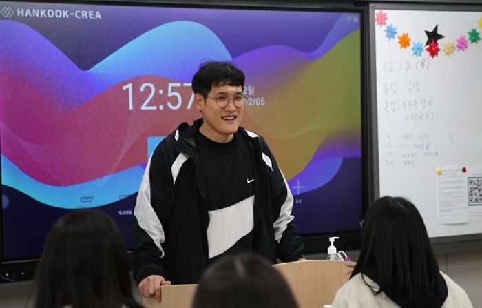 교실서 의식 잃은 학생 ‘심폐소생술’로 구한 김우빈 체육선생님