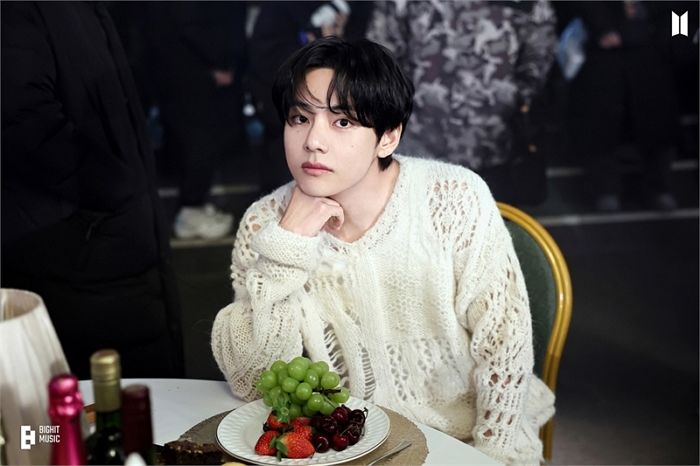 ‘BTS’ 뷔 이름 각인된 벤치, 뉴욕 센트럴파크에 등장