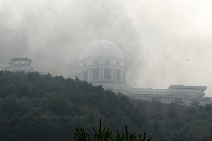 통일교 前간부 “도움 기대하고 김건희에 선물... 민주당과도 접촉했다”