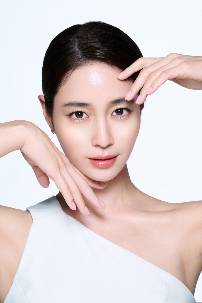 [보도자료] AHC 브랜드 앰버서더로 배우 이민정 발탁 (1).jpg