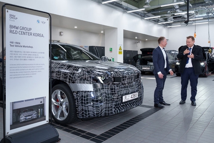 사진2-게오르크 슈미트 주한독일대사, BMW 그룹 R&D 센터 코리아 방문.jpg